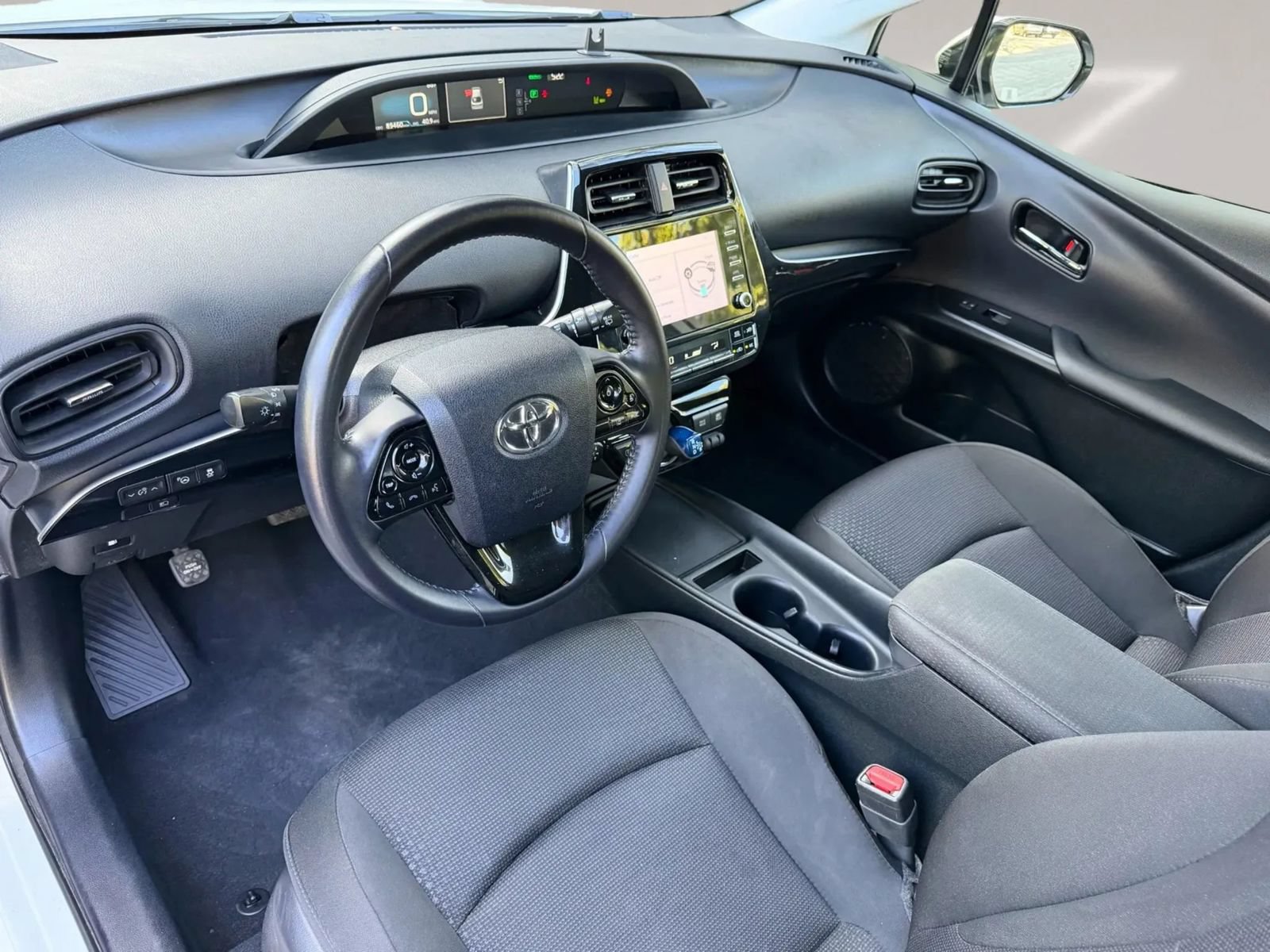Used 2020 Toyota Prius LE FWD image 10