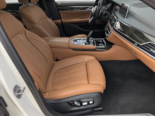Used 2022 BMW 750i xDrive w/ Executive Package image 22