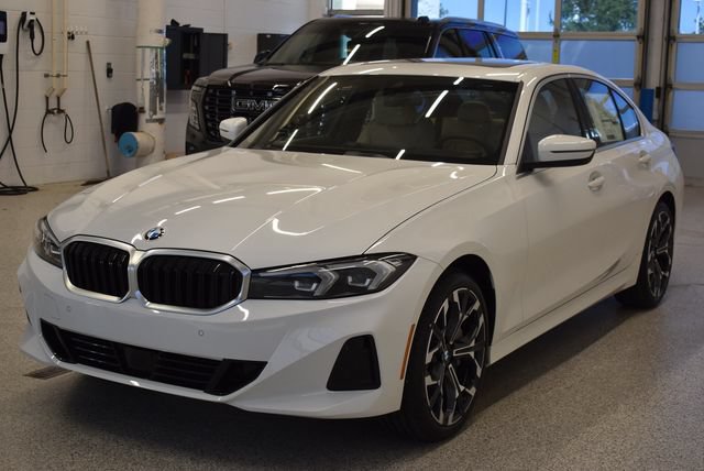 New 2026 BMW 330i xDrive Sedan w/ Premium Package AWD/4WD image 9