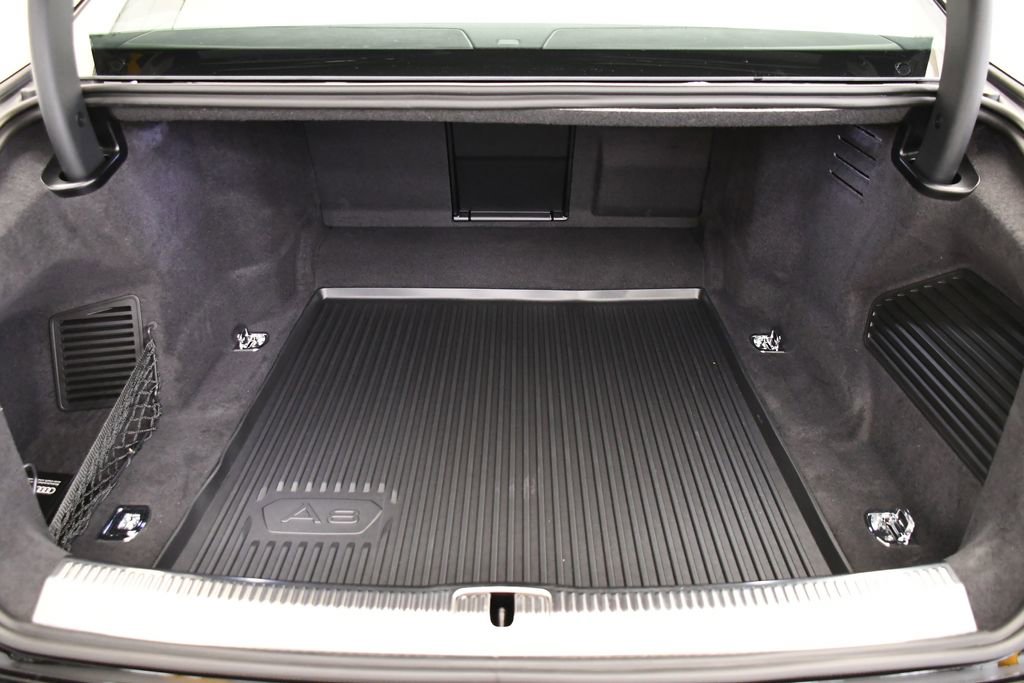 Used 2025 Audi S8 image 53