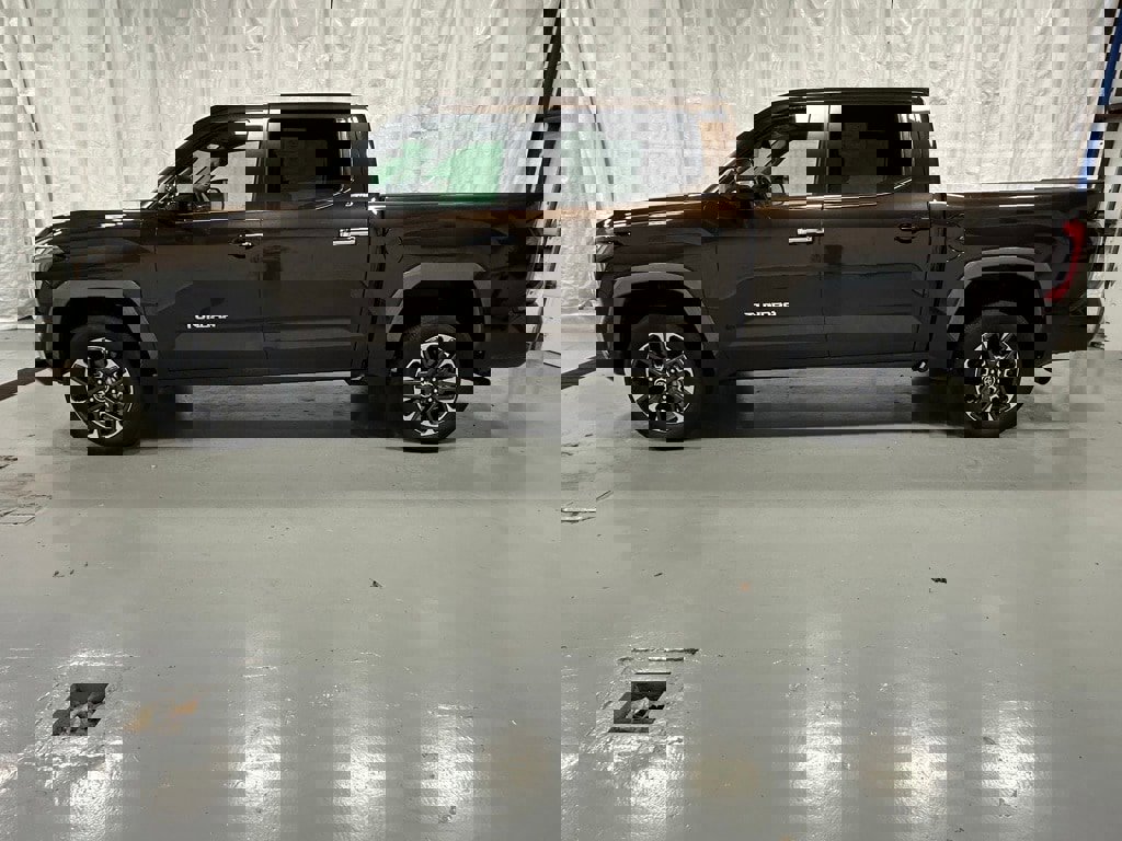 Used 2024 Toyota Tundra Limited image 4