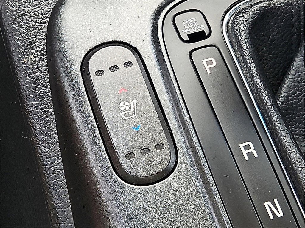 Used 2016 Kia Forte Koup SX w/ SX Premium Package image 24