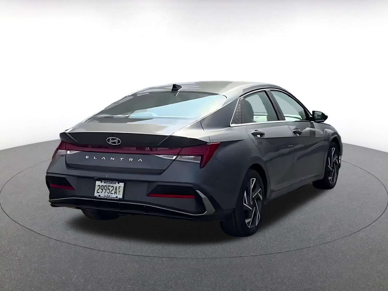 Used 2025 Hyundai Elantra SEL FWD image 14