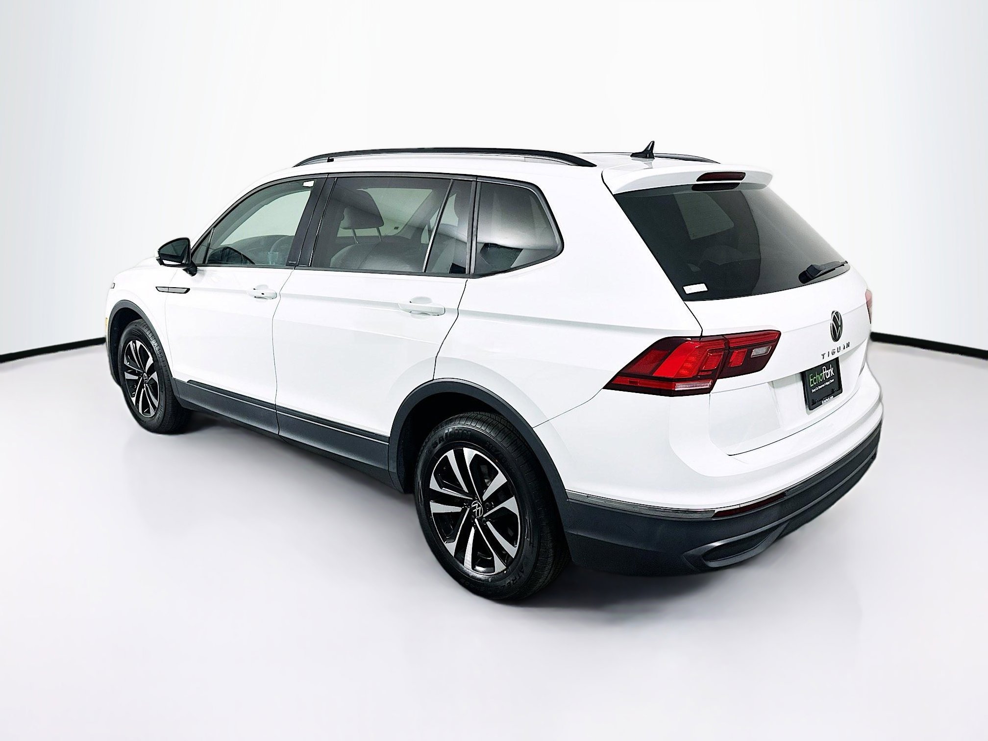 Used 2023 Volkswagen Tiguan S w/ Driver Assistance Package FWD image 5