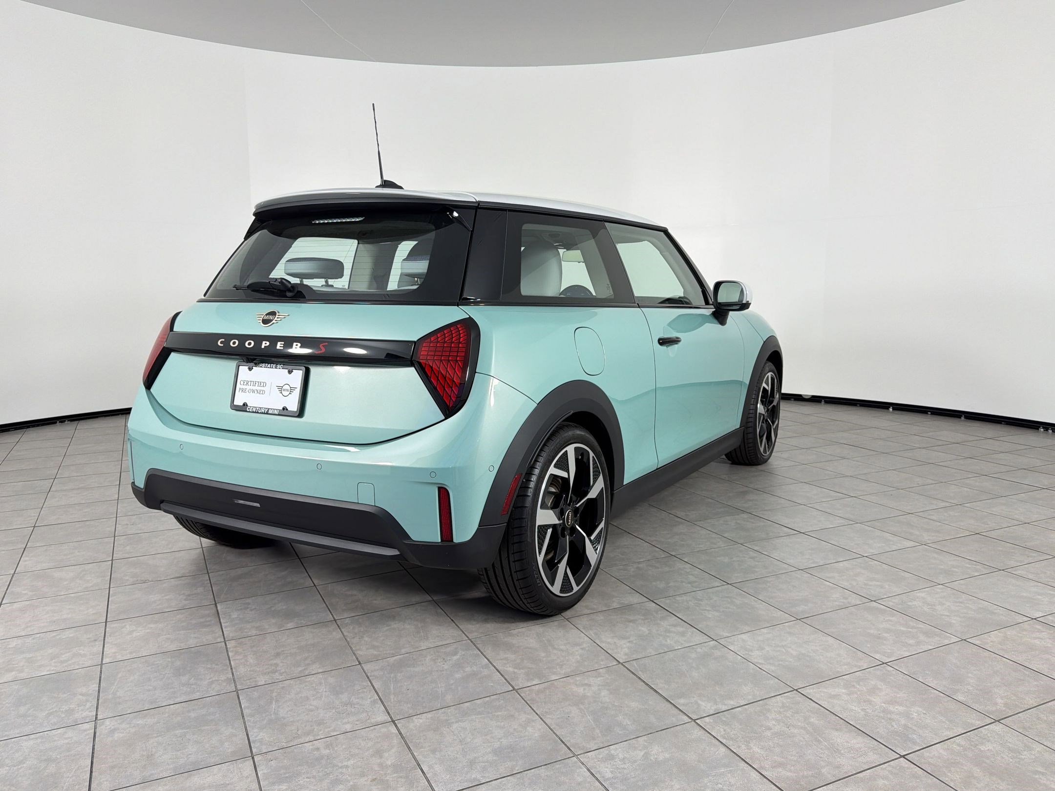 Certified 2025 MINI Cooper S image 9