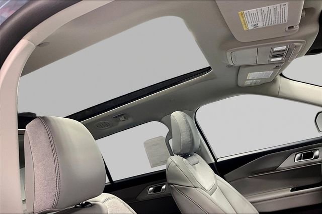 New 2026 Ford Explorer Active w/ Active Comfort Package image 3