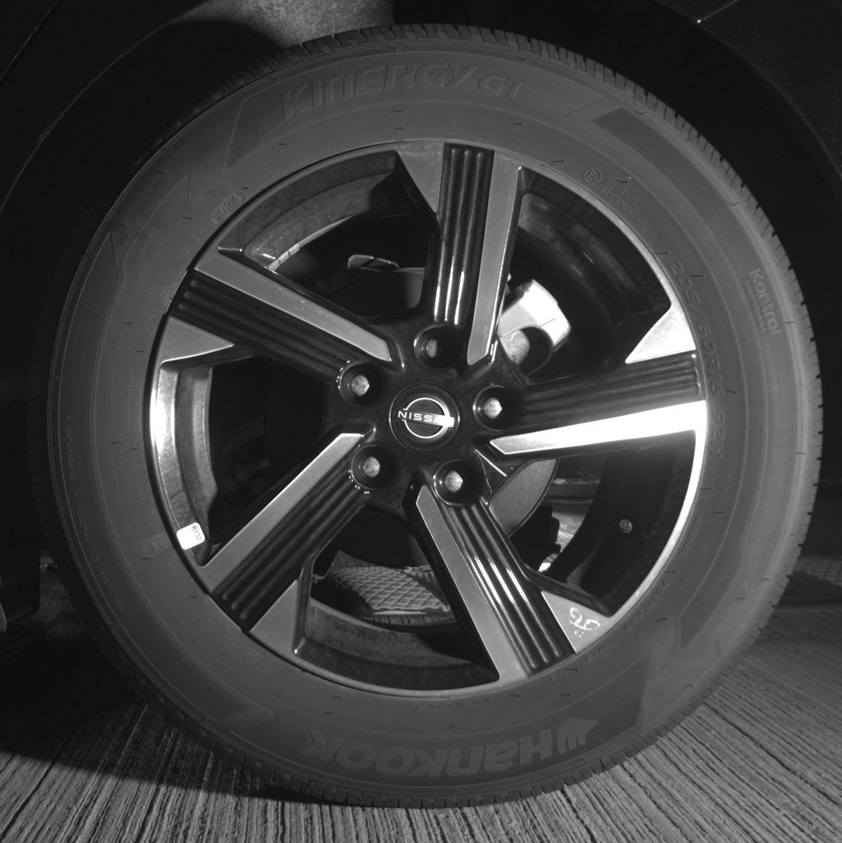 Used 2025 Nissan Sentra SV image 14