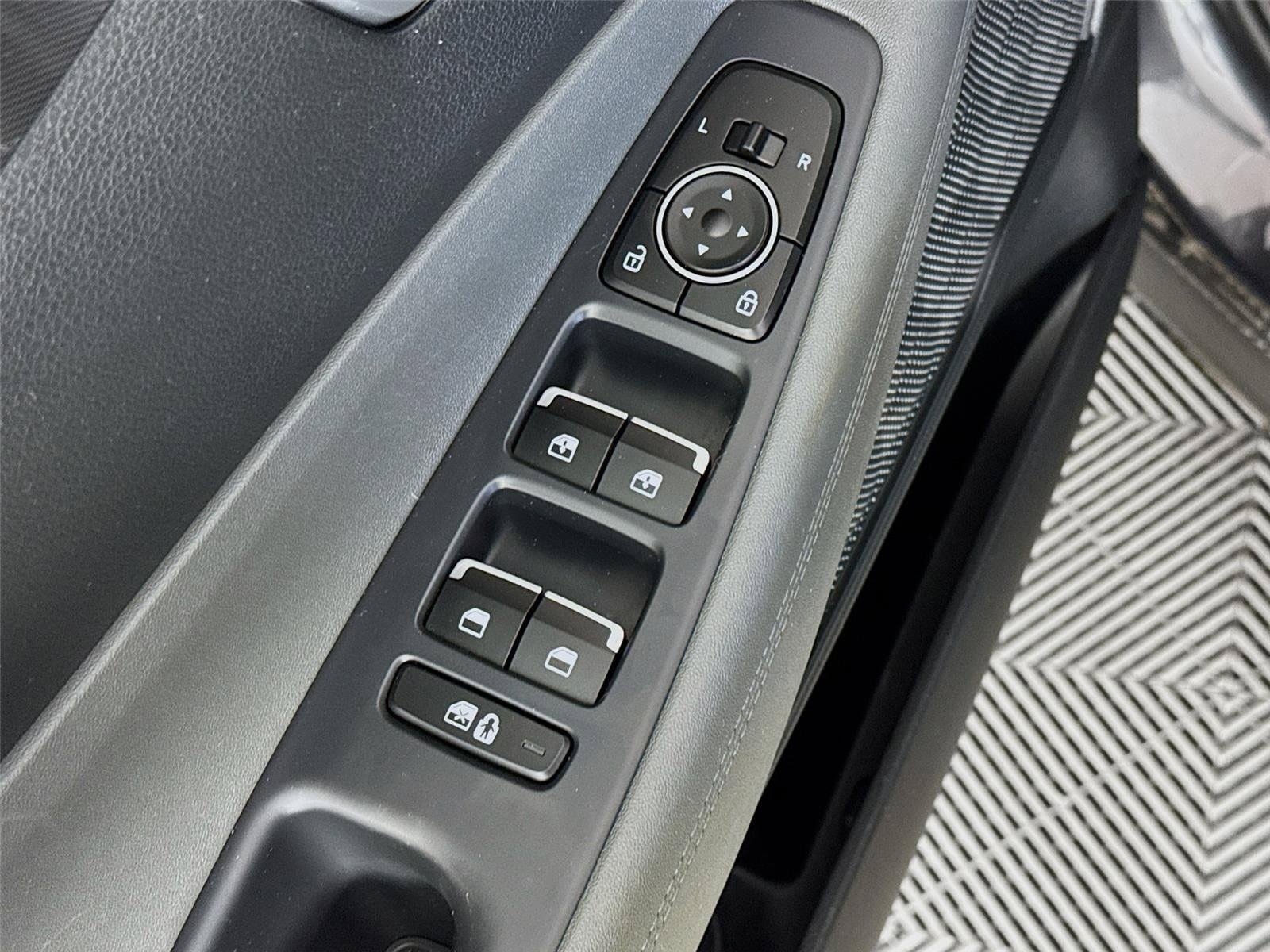 Certified 2023 Hyundai Santa Fe SEL FWD image 19