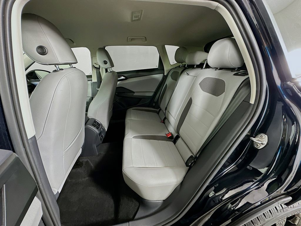 Used 2023 Volkswagen Taos SE image 23
