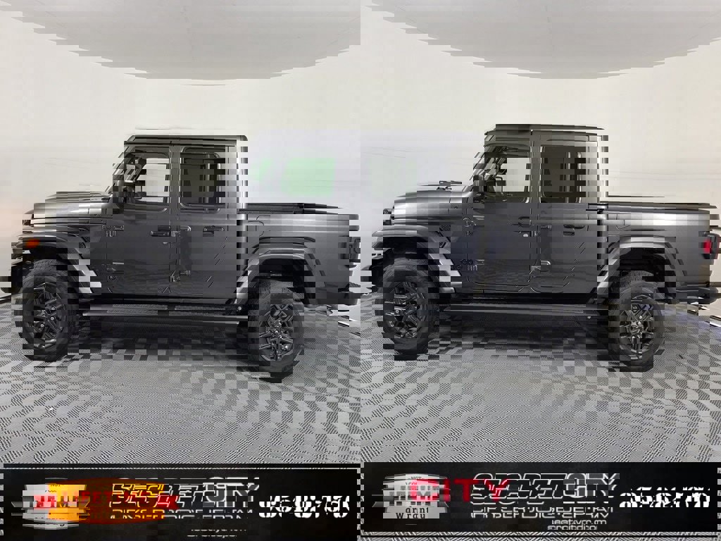 New 2025 Jeep Gladiator Sport image 4