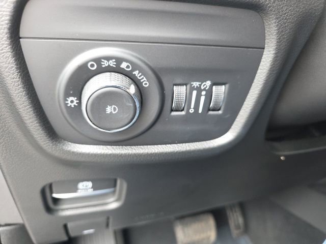 Used 2024 Jeep Grand Cherokee Summit AWD/4WD image 11