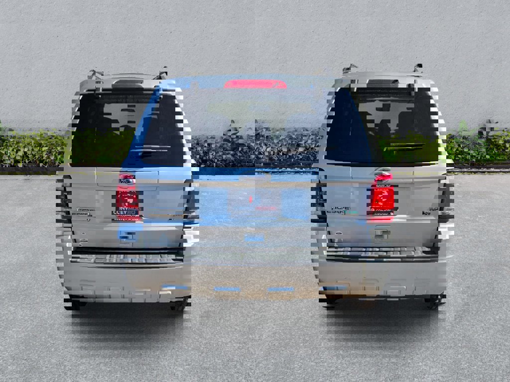 Used 2010 Ford Escape XLT image 7