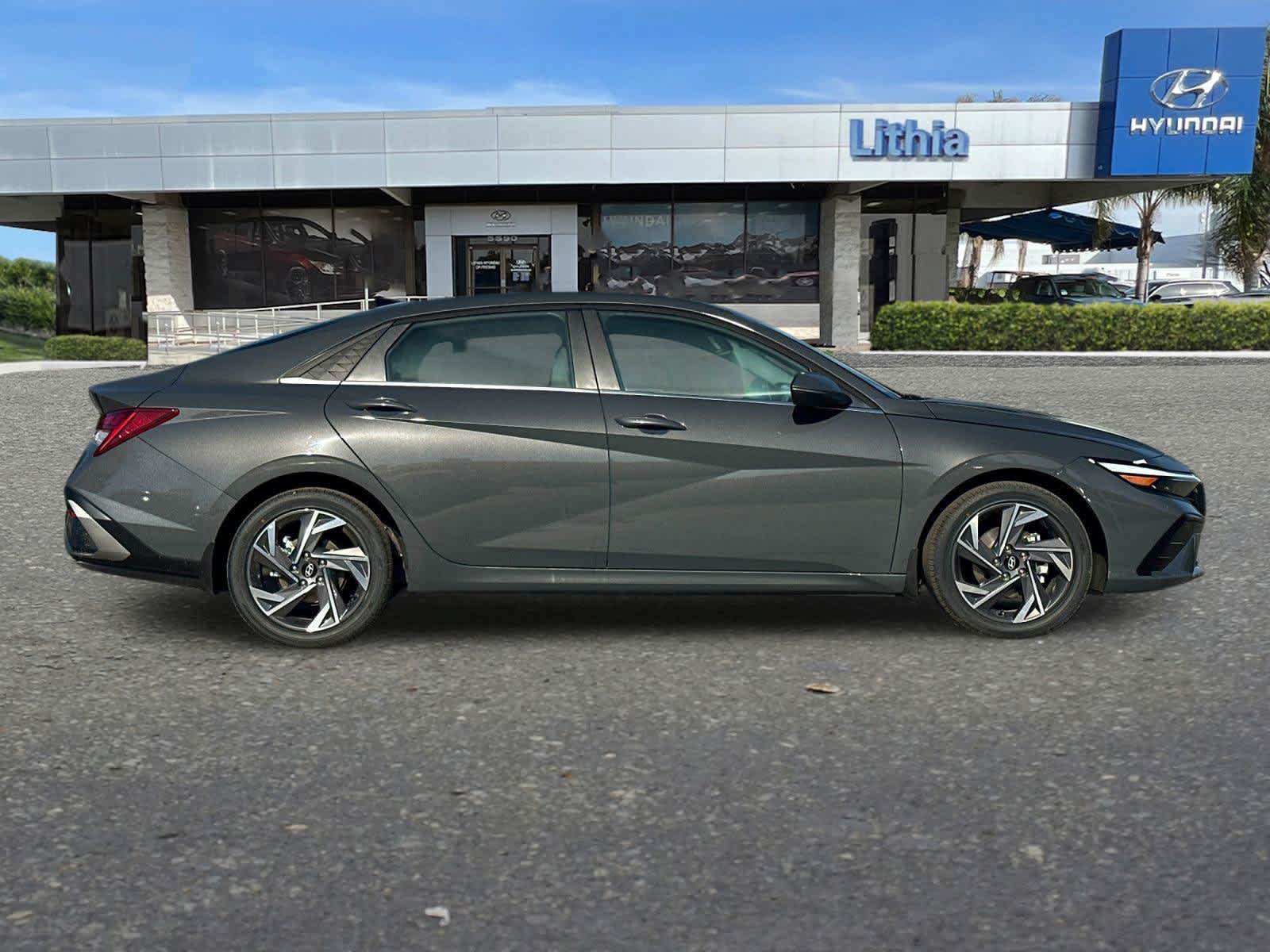 Certified 2026 Hyundai Elantra Limited FWD image 9
