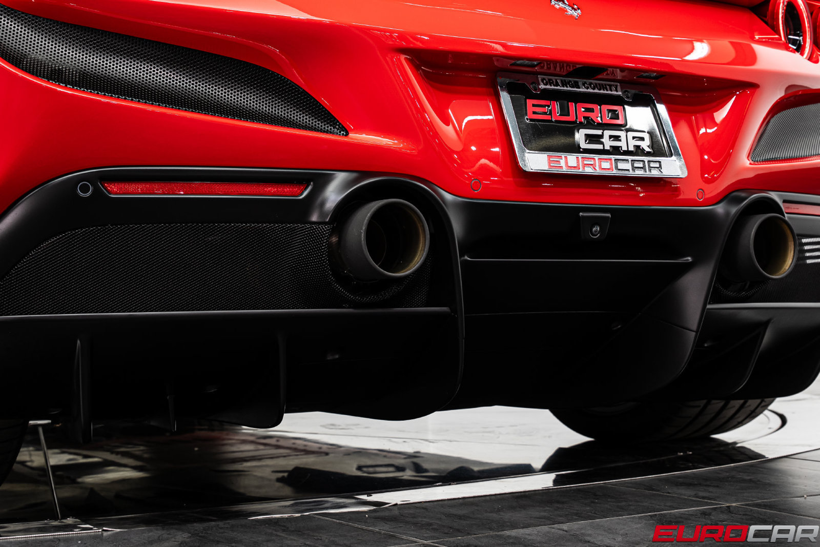 Used 2022 Ferrari F8 Tributo RWD image 23