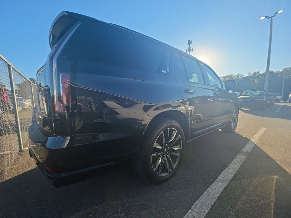 Used 2023 Cadillac Escalade Sport Platinum image 8