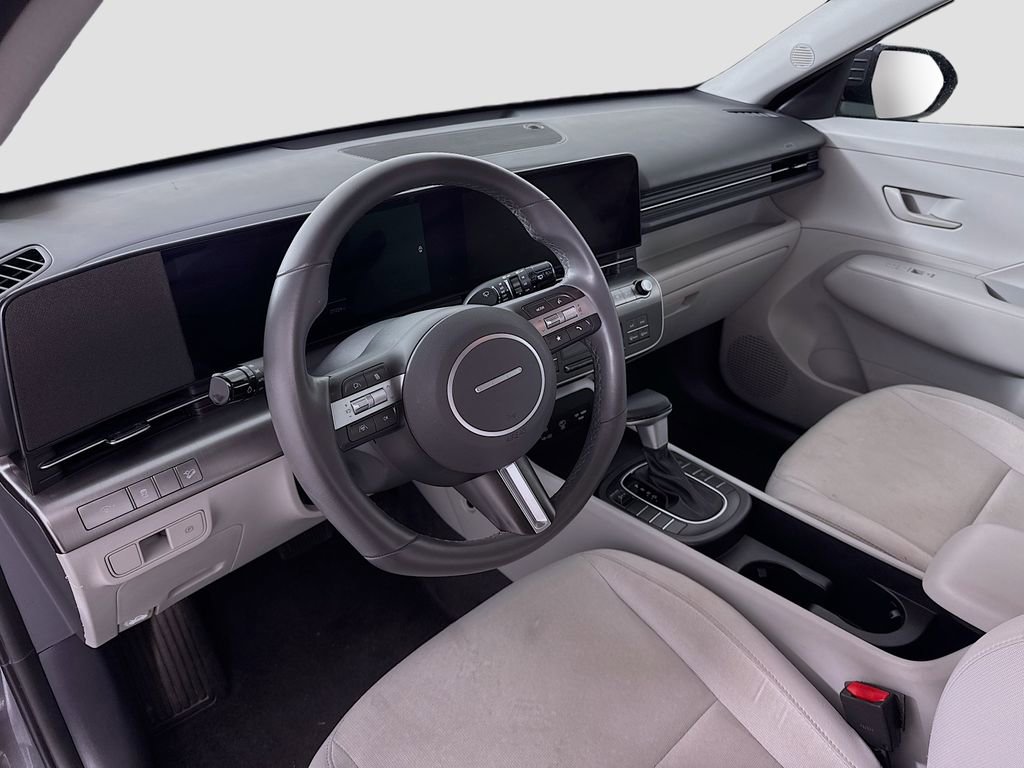 Used 2025 Hyundai Kona SEL image 9