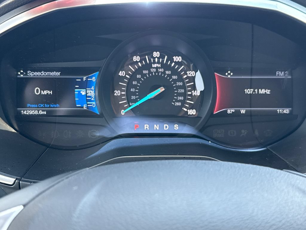 Used 2016 Ford Edge Titanium w/ Technology Package FWD image 17