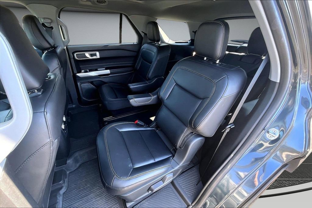 Used 2022 Ford Explorer XLT w/ Equipment Group 202A image 21