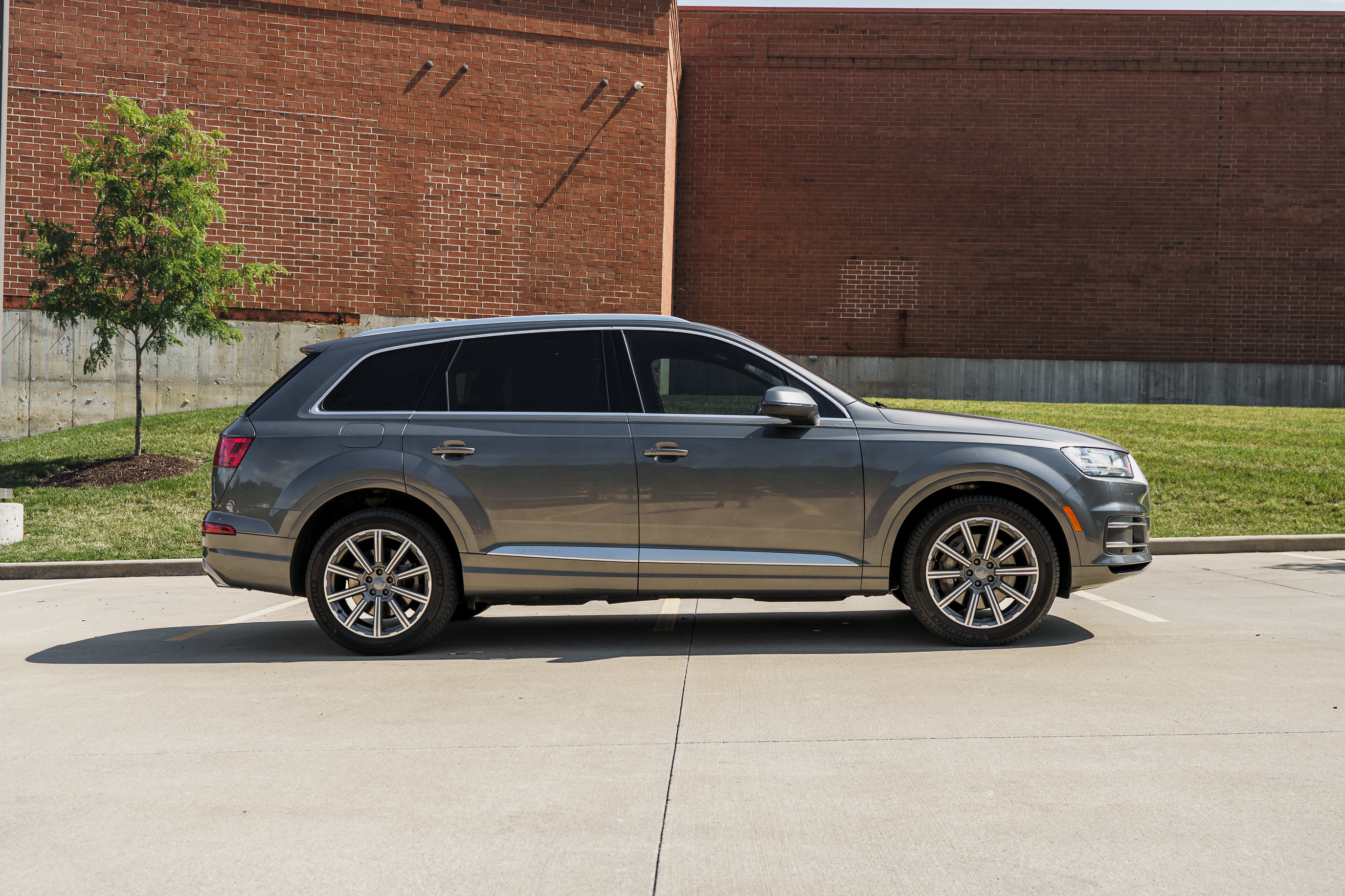 Used 2018 Audi Q7 3.0T Premium Plus w/ Premium Plus Package AWD/4WD image 2