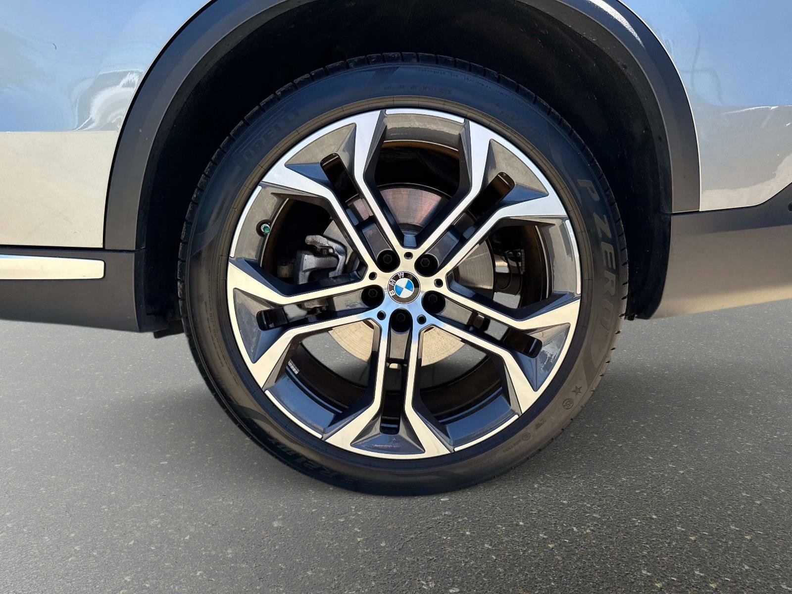 Used 2024 BMW X5 xDrive40i w/ Premium Package AWD/4WD image 10