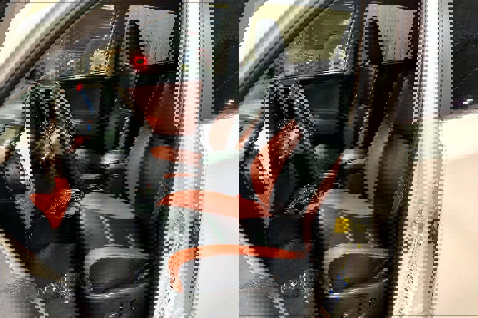 Used 2015 Toyota RAV4 Limited w/ Technology Package image 8