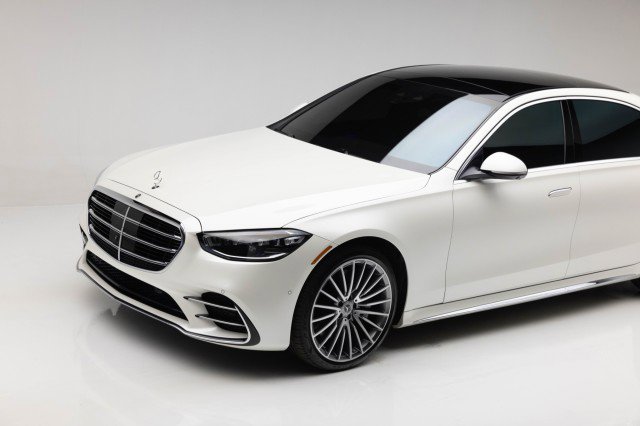 Used 2022 Mercedes-Benz S 500 4MATIC w/ AMG Line Package image 25