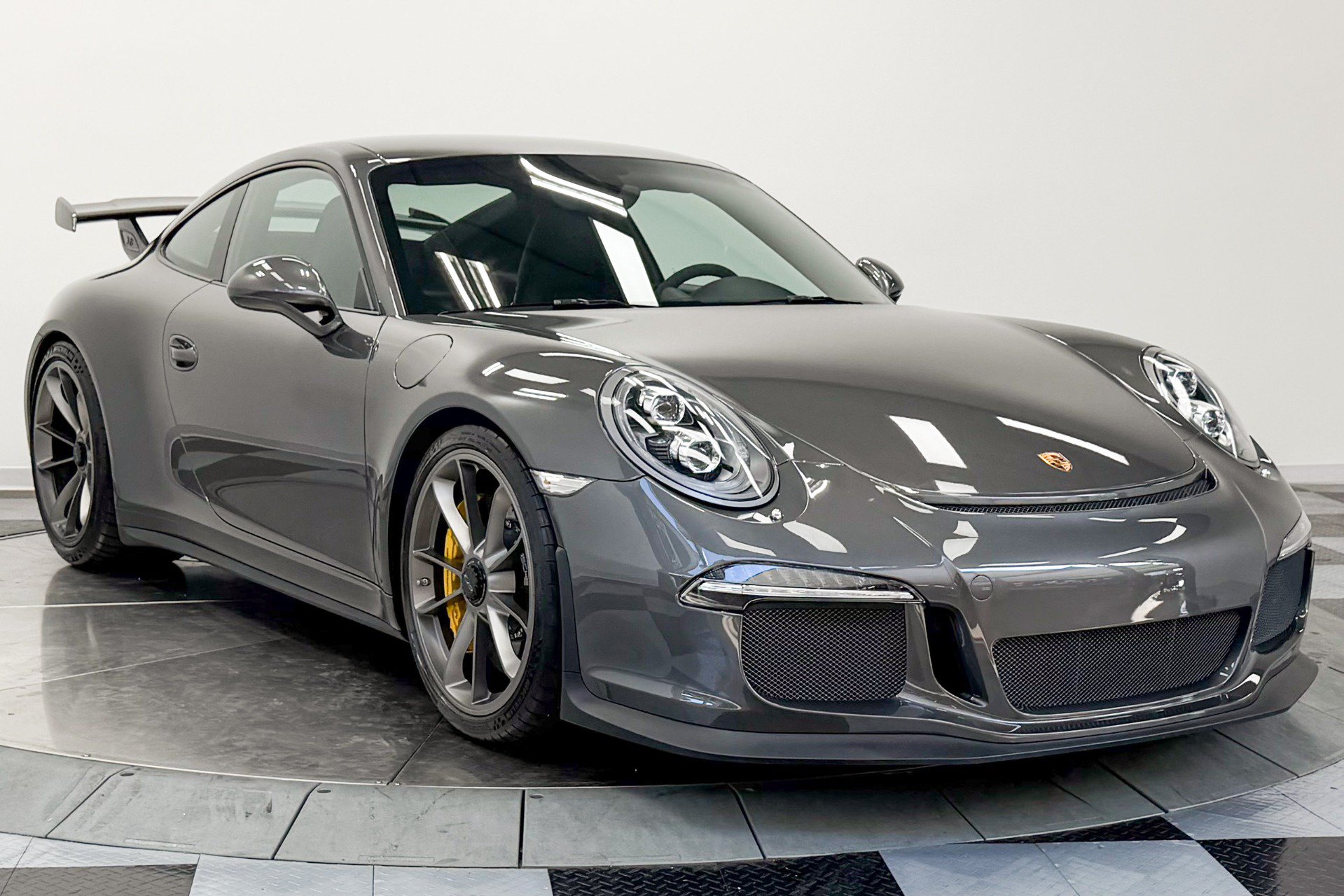 Used 2015 Porsche 911 GT3 RWD image 3