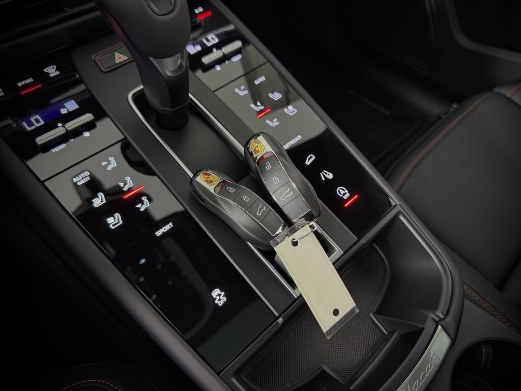 New 2025 Porsche Macan image 28