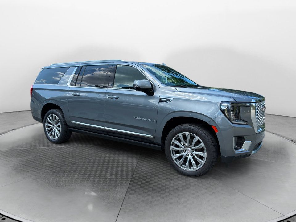 Used 2021 GMC Yukon XL Denali w/ Denali Premium Package