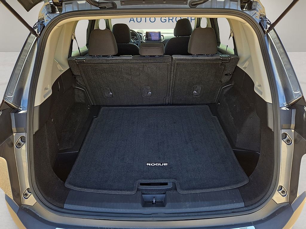 Used 2023 Nissan Rogue SV image 13