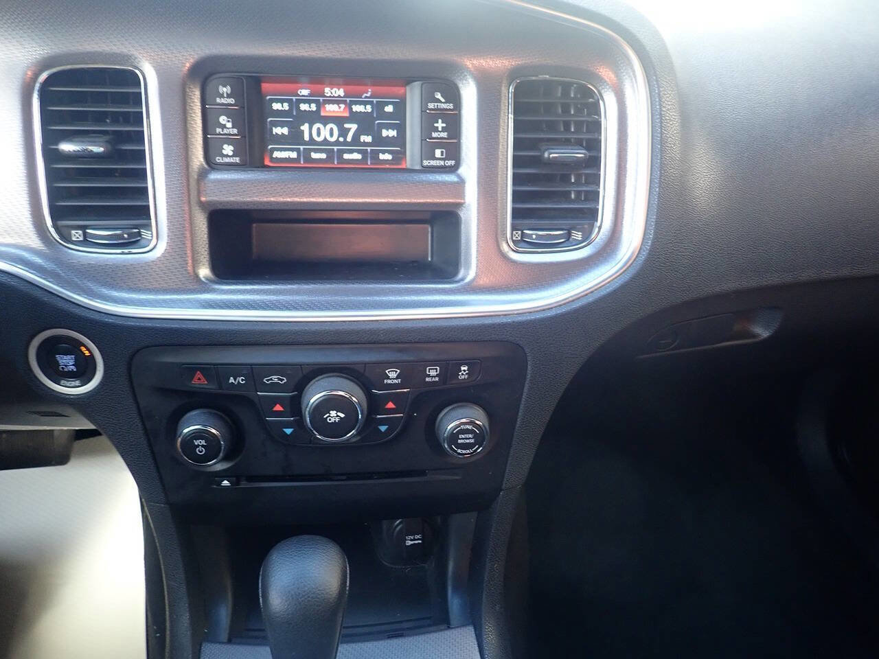 Used 2013 Dodge Charger SE image 4