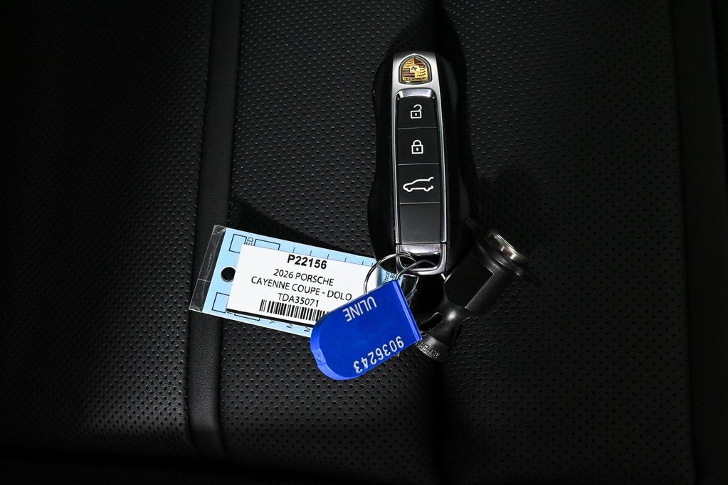 Used 2026 Porsche Cayenne Coupe AWD/4WD image 26