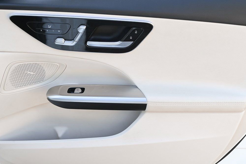 Used 2025 Mercedes-Benz C 300 Sedan image 21