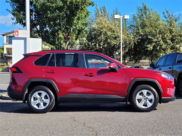 Used 2020 Toyota RAV4 XLE image 5