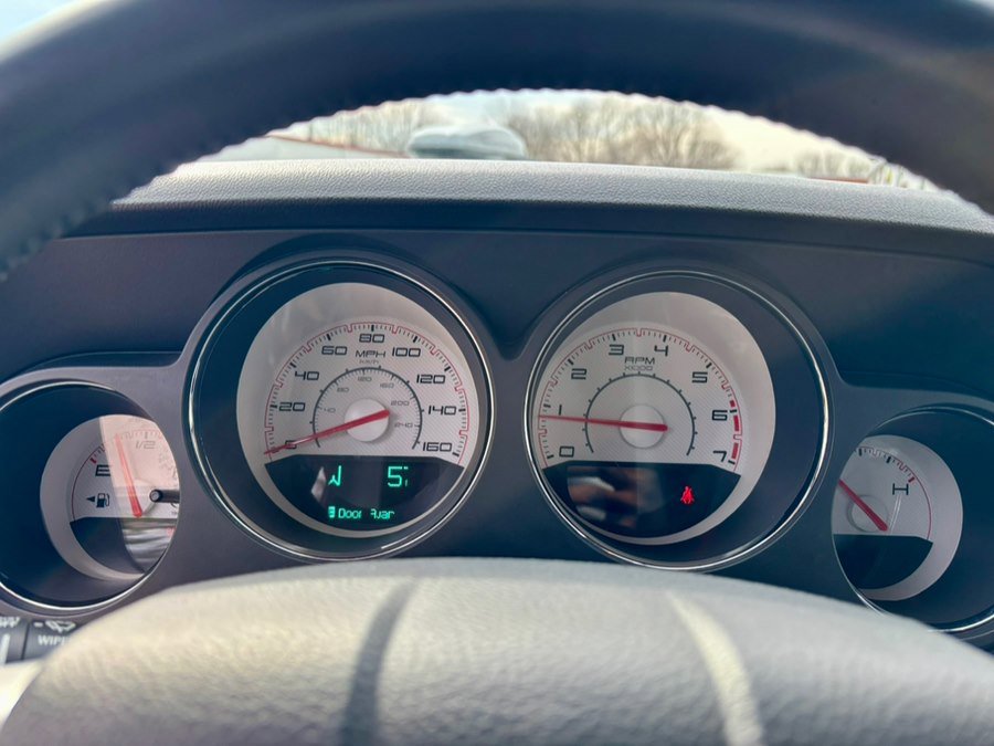 Used 2014 Dodge Challenger R/T image 18