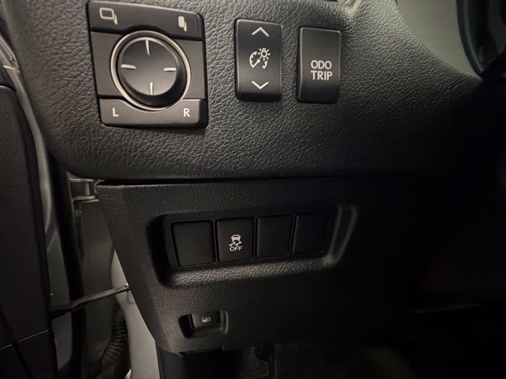 Used 2015 Lexus GX 460 w/ Comfort Package AWD/4WD image 18