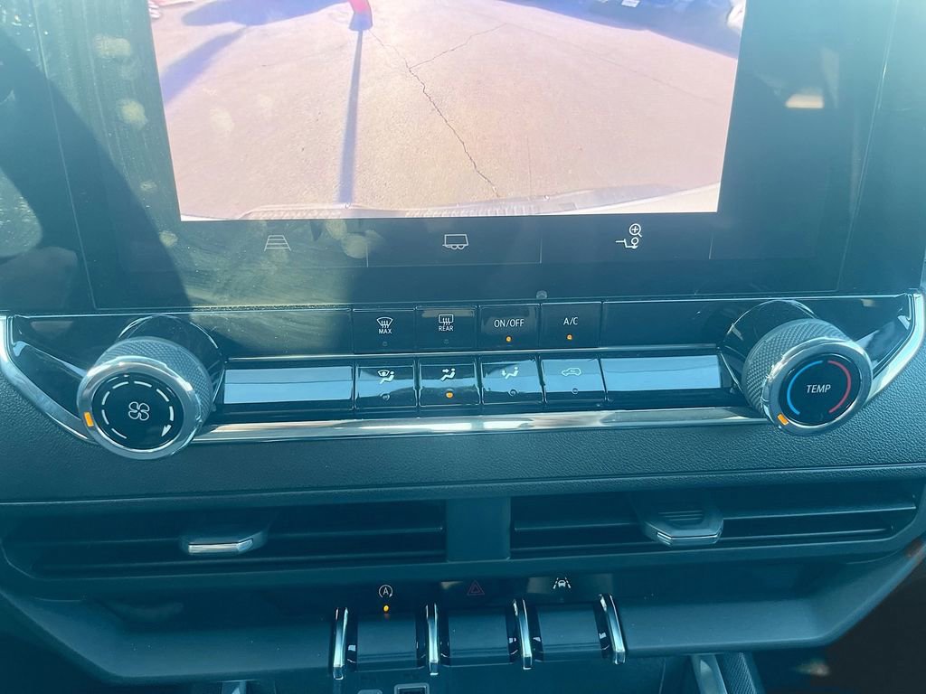 Used 2025 Chevrolet Colorado W/T image 15