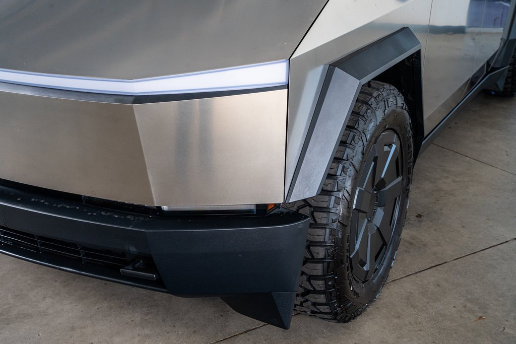 Used 2024 Tesla Cybertruck AWD Crew Cab image 13