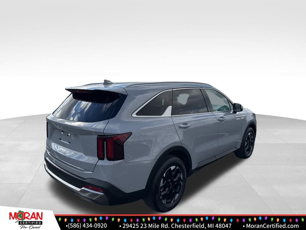 Used 2025 Kia Sorento S image 5