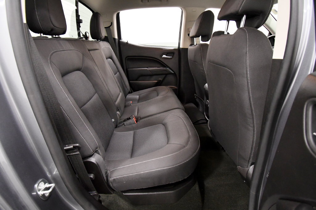 Used 2018 Chevrolet Colorado LT w/ LT Convenience Package AWD/4WD image 17