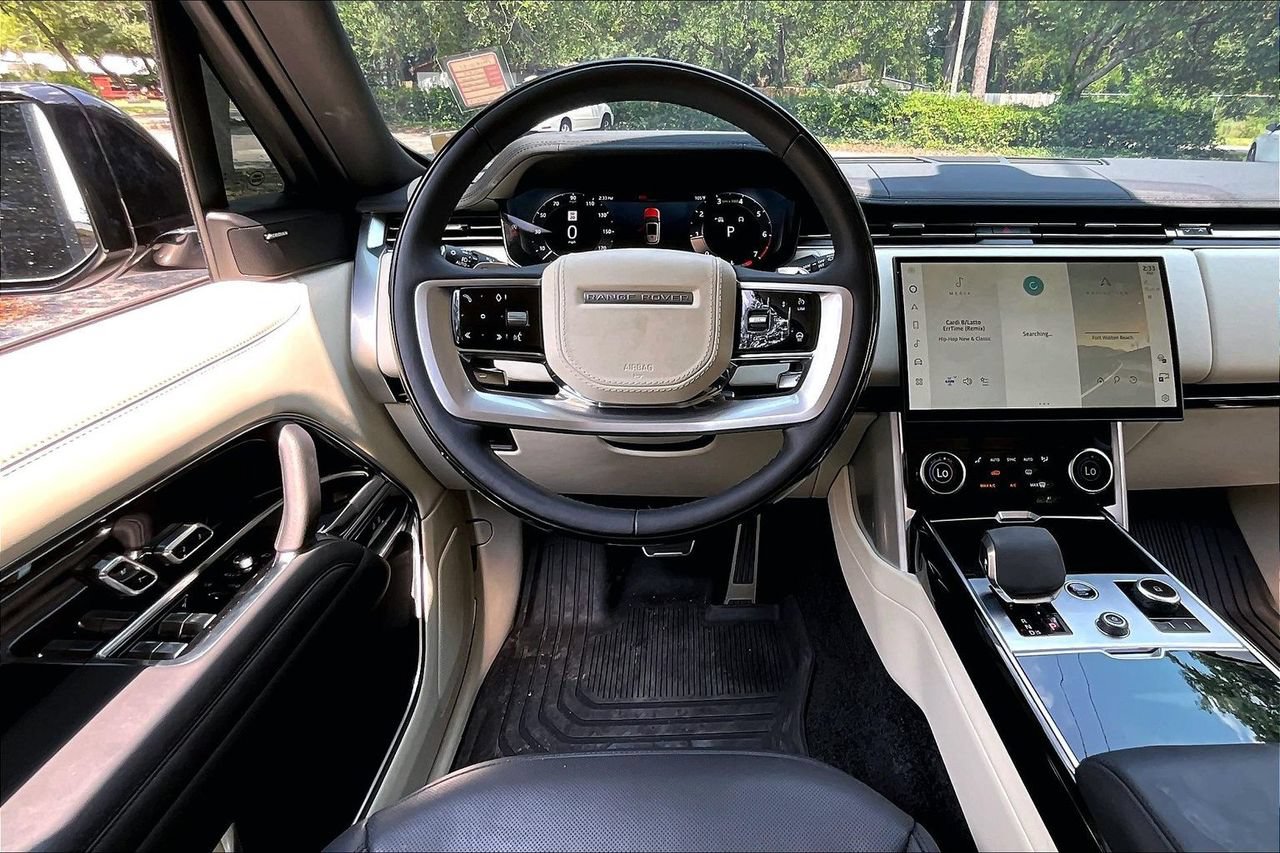 Used 2023 Land Rover Range Rover SE AWD/4WD image 8