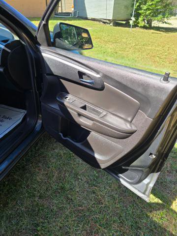 Used 2011 Chevrolet Traverse LT image 14