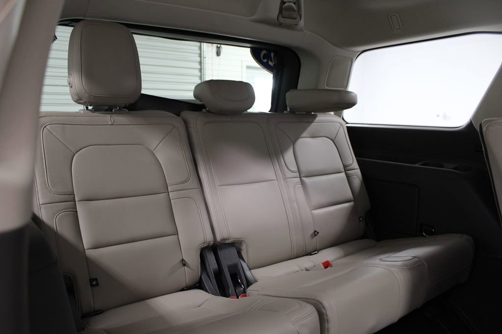 Used 2023 Lincoln Navigator Reserve image 32
