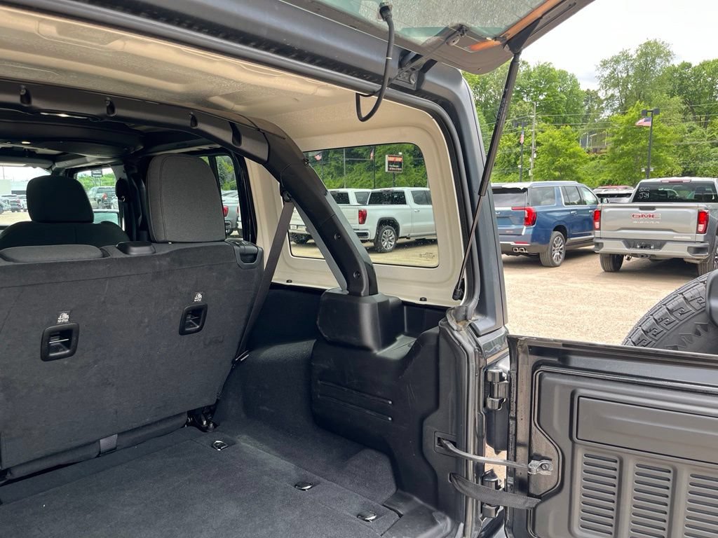 Used 2024 Jeep Wrangler Unlimited Sport AWD/4WD image 13