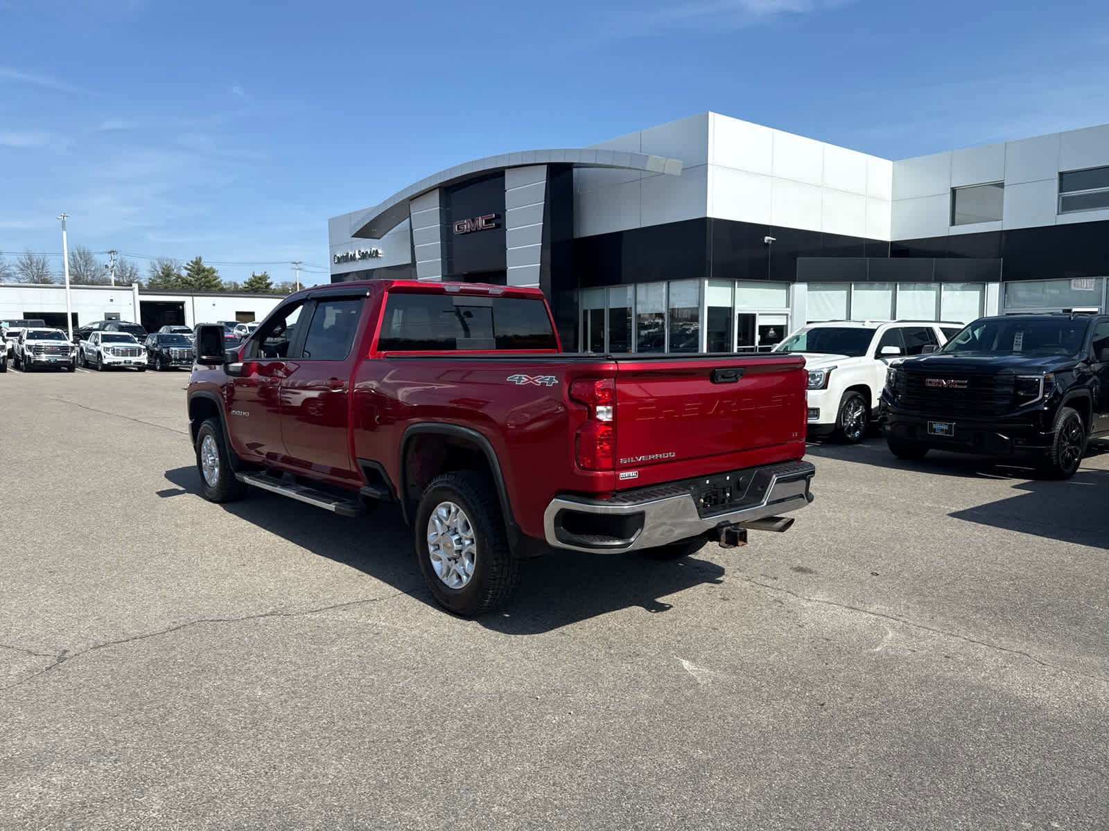 Used 2022 Chevrolet Silverado 2500 LT w/ Convenience Package AWD/4WD image 3