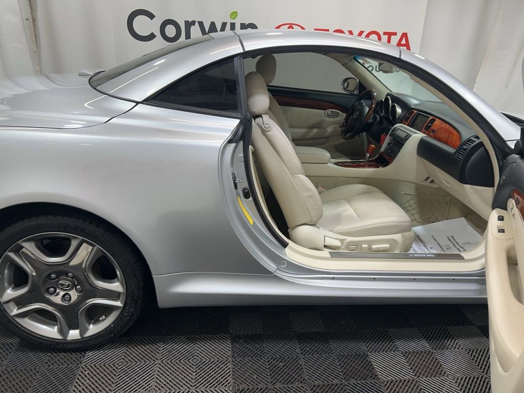 Used 2008 Lexus SC 430 Convertible image 11