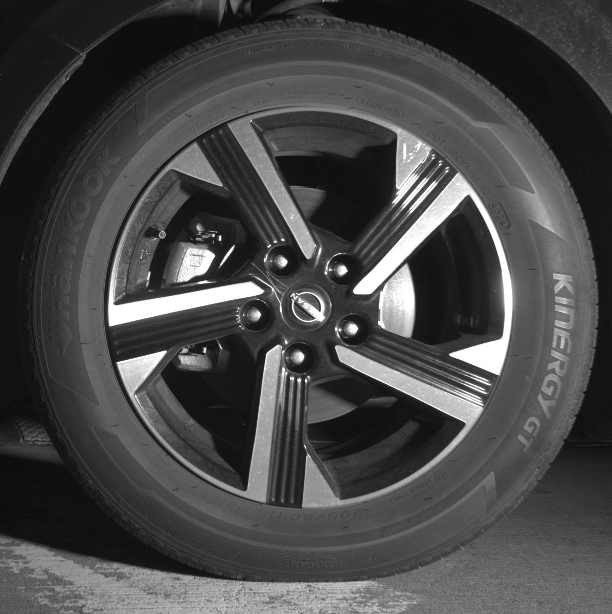 Used 2025 Nissan Sentra SV FWD image 12