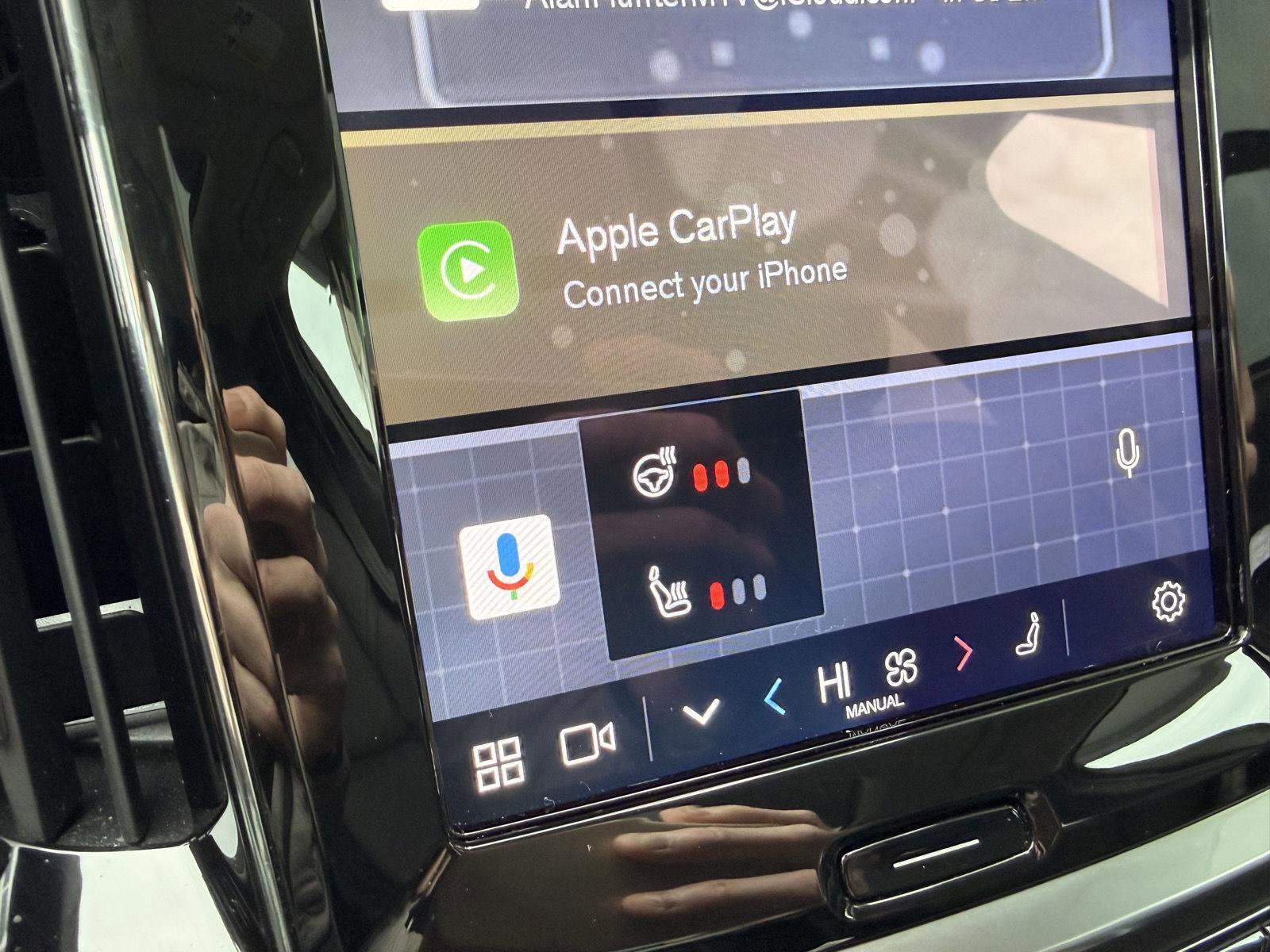 Used 2025 Volvo V60 B5 Cross Country Plus image 20