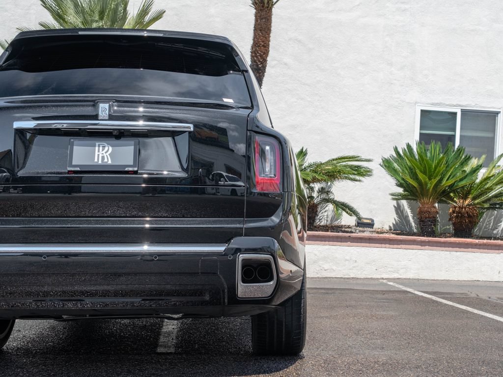 Used 2025 Rolls-Royce Cullinan AWD/4WD image 48