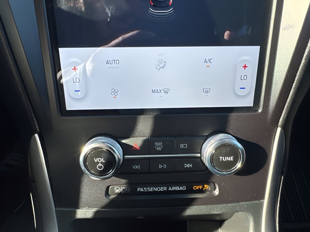 Used 2024 Ford Edge SE w/ Black Appearance Package AWD/4WD image 20